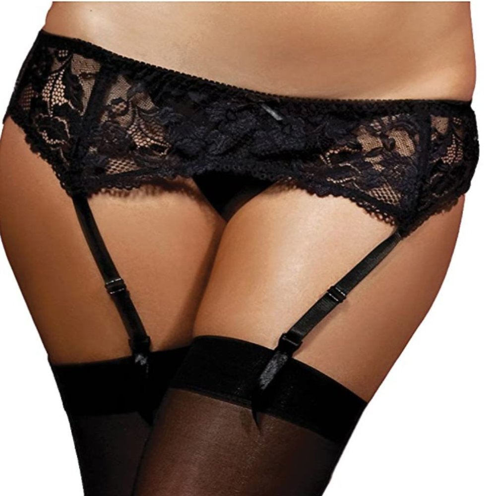 NWT All Lace Garter Belt